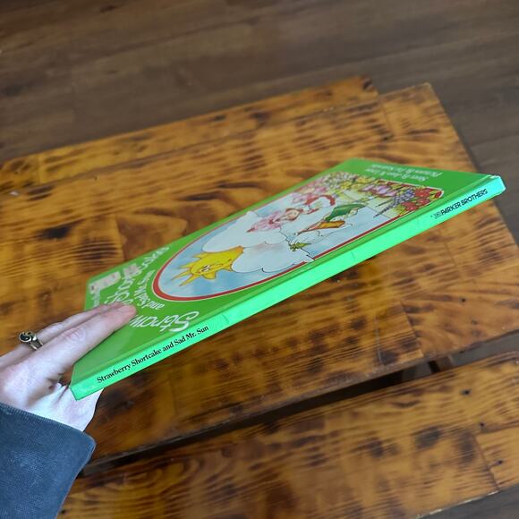 Vintage 1983 Strawberry Shortcake And Sad Mr. Sun Hardcover Book - Picture 13 of 13